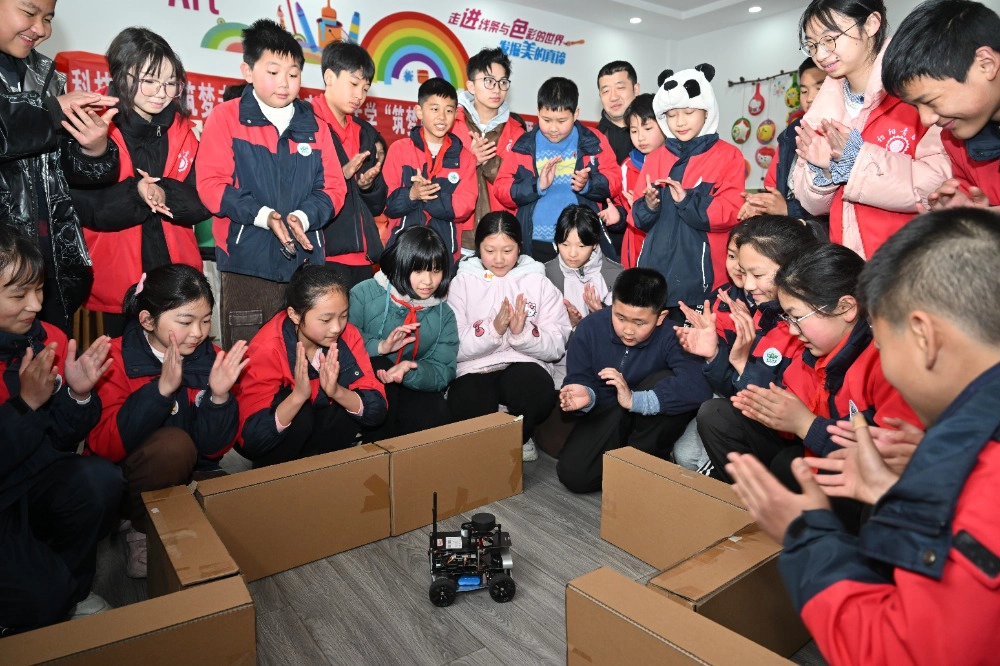 雷锋月智能小车支教2